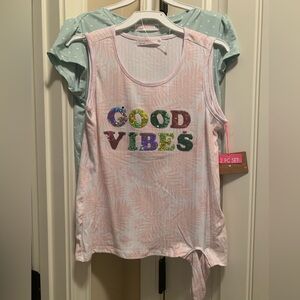 Young hearts 2 piece set
Size : 12
Color: 1 pink and 1 green